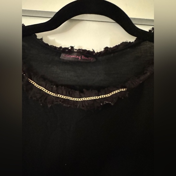 Black Top with Frayed Gold Chain Edge size med - Picture 3 of 4